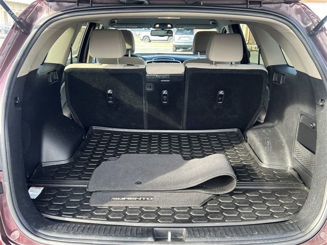 2017 Kia Sorento LX AWD - 22978674 - 13
