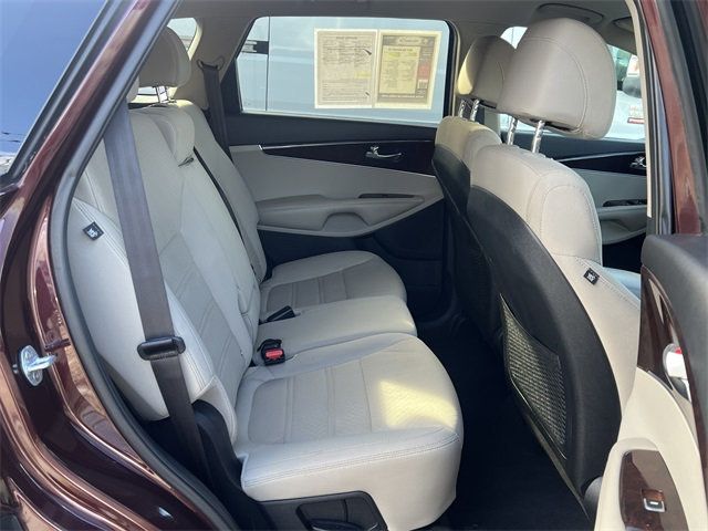 2017 Kia Sorento LX AWD - 22978674 - 15