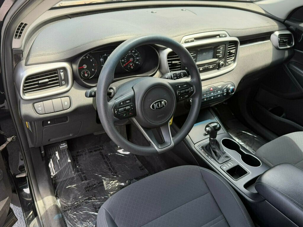 2017 Kia Sorento LX AWD - 23044976 - 9