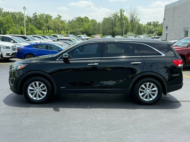 2017 Kia Sorento LX AWD - 23044976 - 16