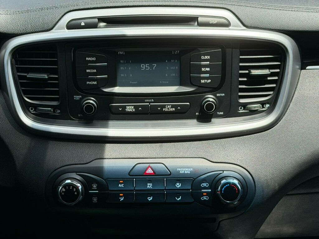 2017 Kia Sorento LX AWD - 23044976 - 24