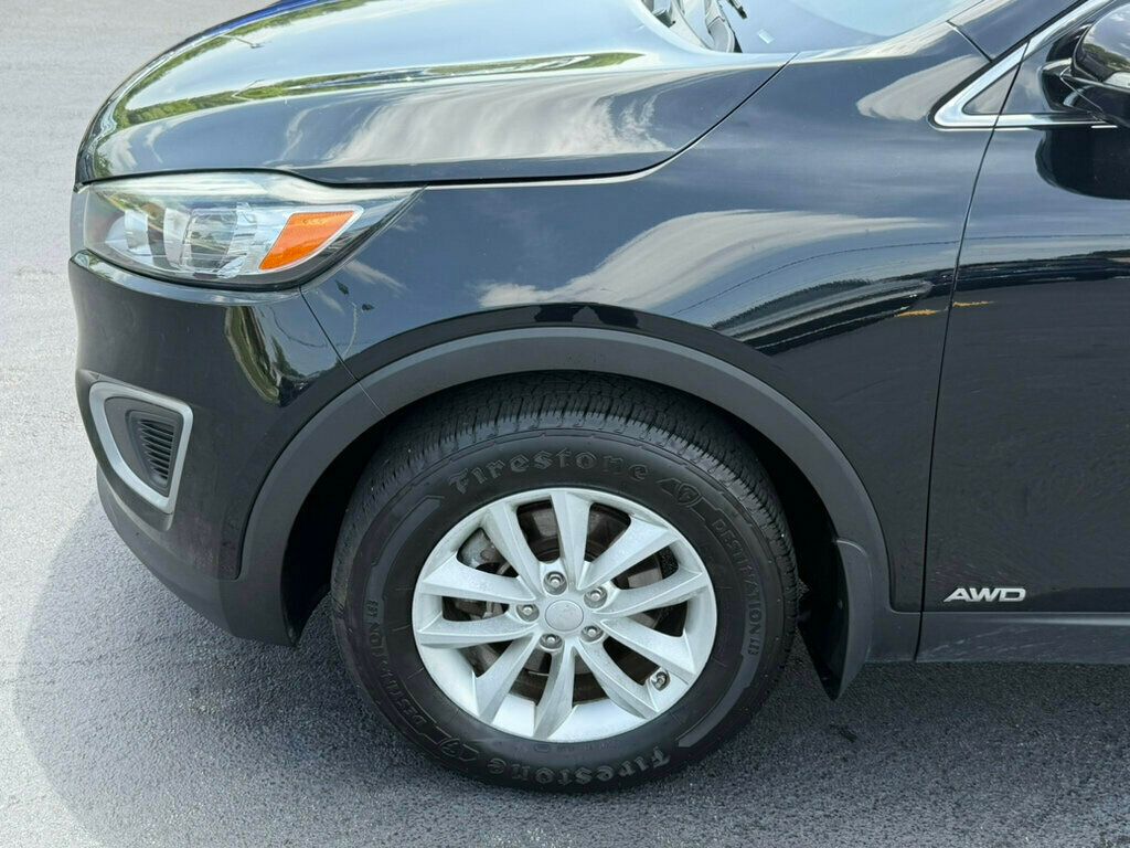 2017 Kia Sorento LX AWD - 23044976 - 35