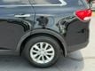 2017 Kia Sorento LX AWD - 23044976 - 36