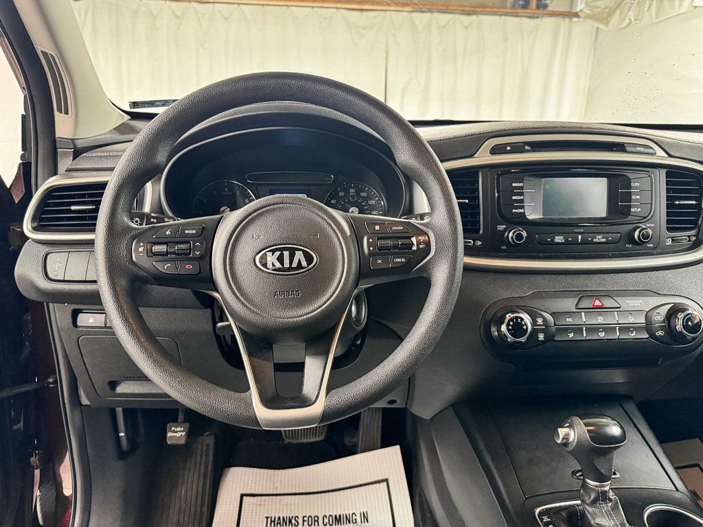 2017 Kia Sorento LX AWD - 22858008 - 12