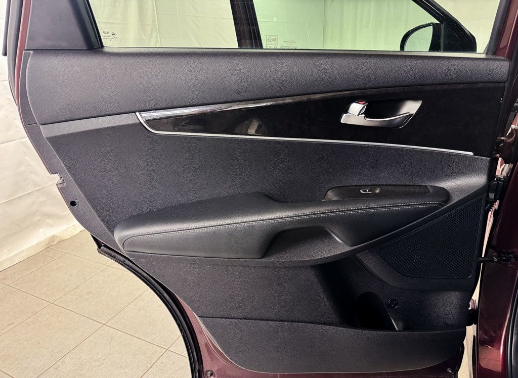 2017 Kia Sorento LX AWD - 22858008 - 14