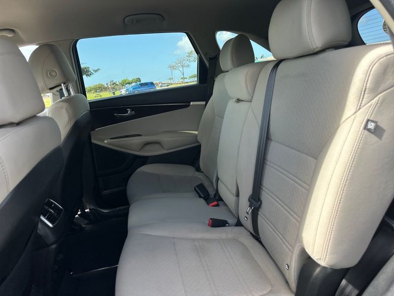 2017 Kia Sorento LX FWD - 22989058 - 14