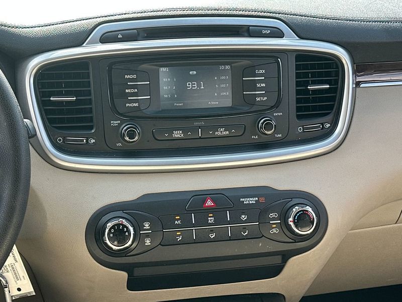 2017 Kia Sorento LX FWD - 22989058 - 15