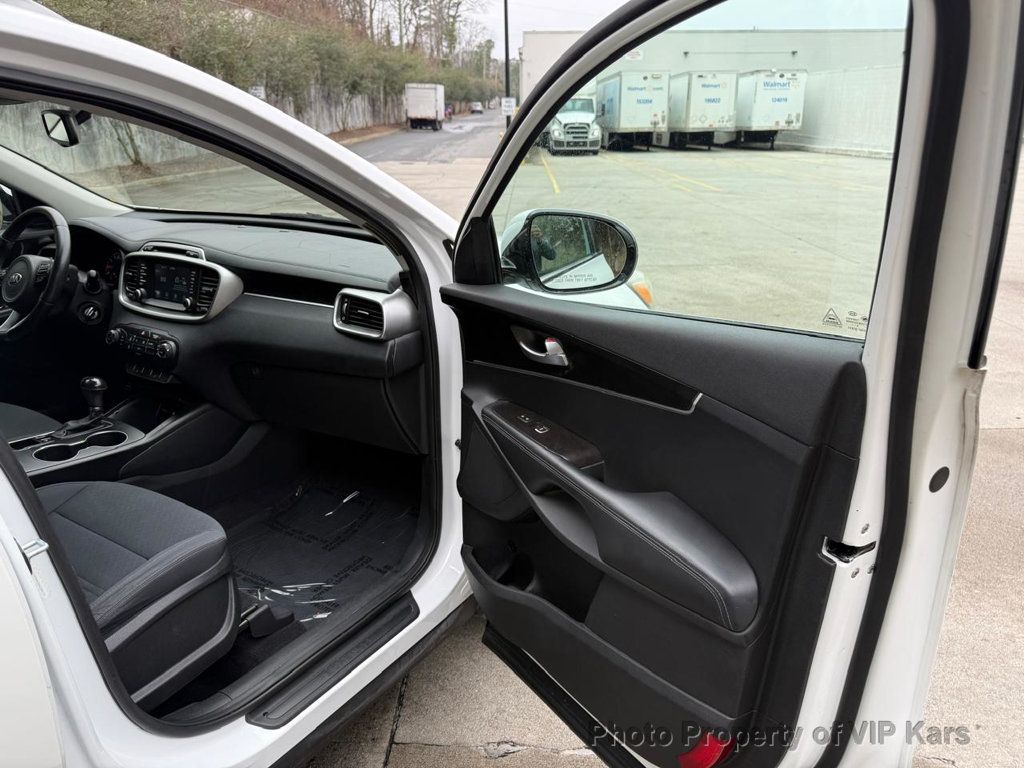 2017 Kia Sorento LX FWD - 22987482 - 10