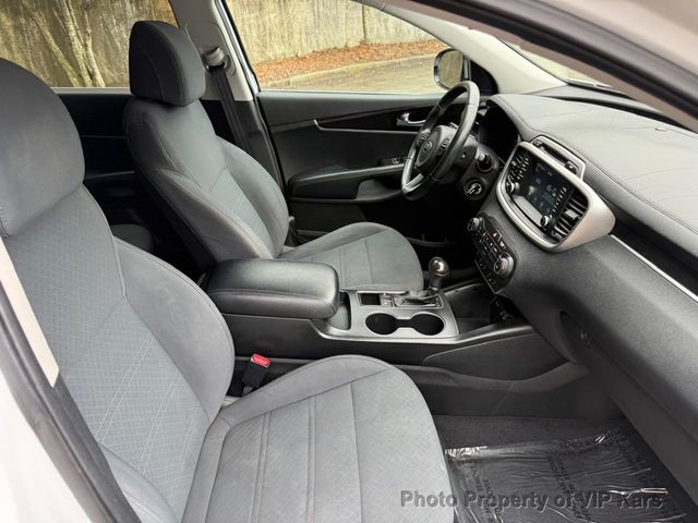 2017 Kia Sorento LX FWD - 22987482 - 11