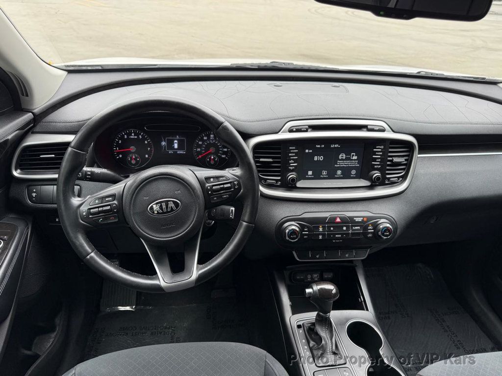2017 Kia Sorento LX FWD - 22987482 - 14