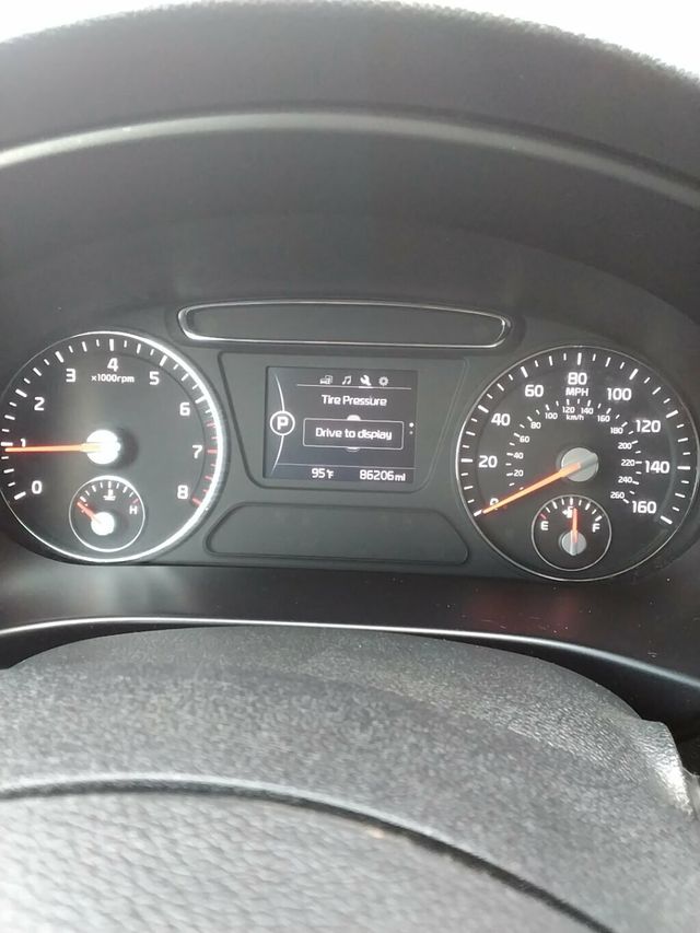 2017 Kia Sorento LX FWD - 23068953 - 10