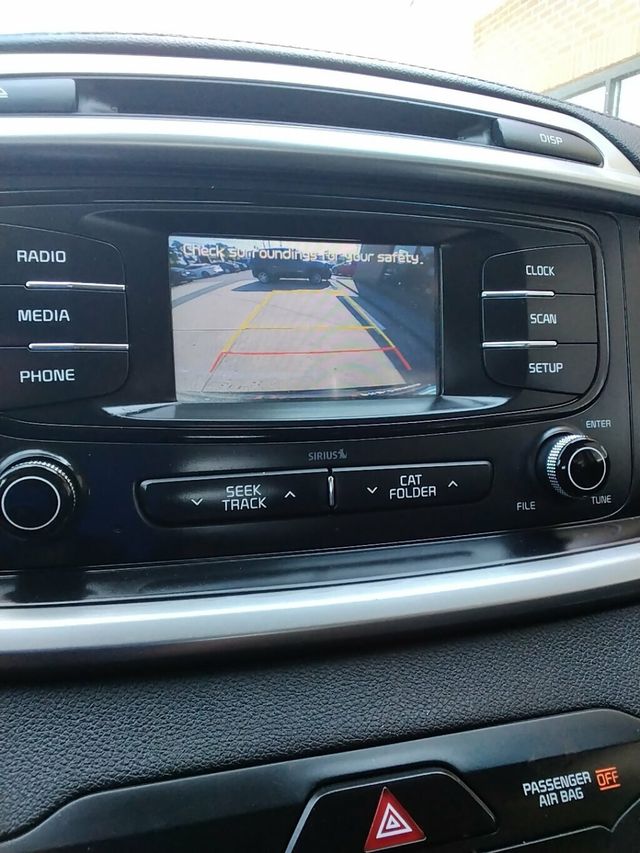 2017 Kia Sorento LX FWD - 23068953 - 17