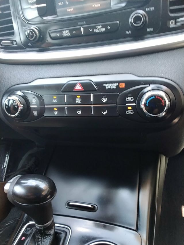 2017 Kia Sorento LX FWD - 23068953 - 18