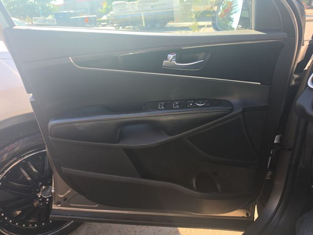 2017 Kia Sorento LX FWD - 23058186 - 17