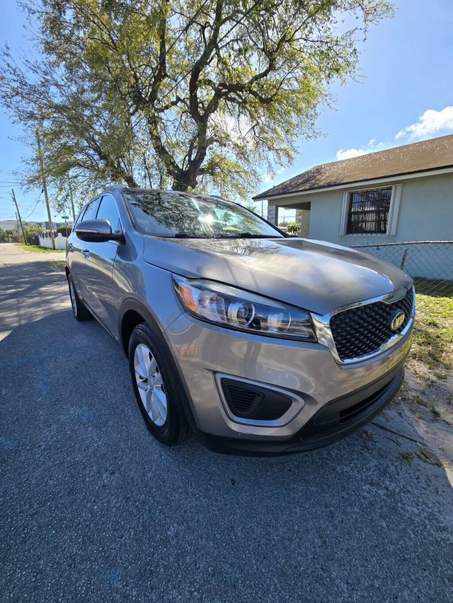 2017 Kia Sorento LX V6 AWD - 22996217 - 9