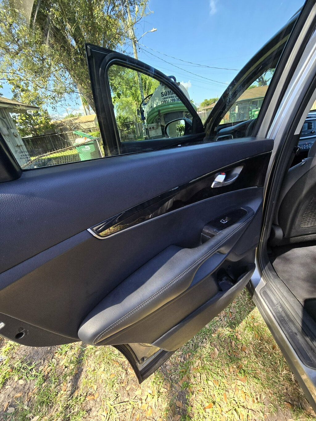 2017 Kia Sorento LX V6 AWD - 22996217 - 6