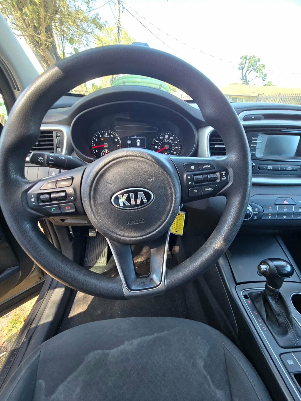 2017 Kia Sorento LX V6 AWD - 22996217 - 7