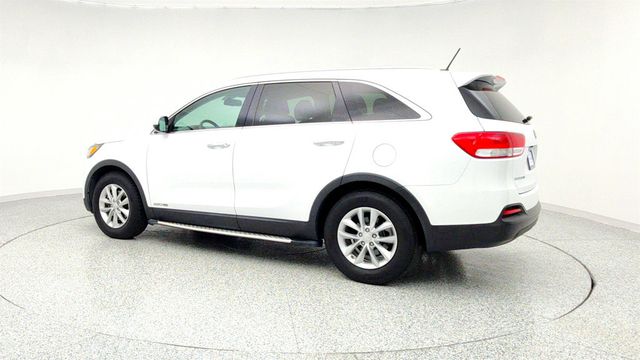 2017 Kia Sorento LX V6 AWD - 22958437 - 6