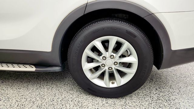 2017 Kia Sorento LX V6 AWD - 22958437 - 8