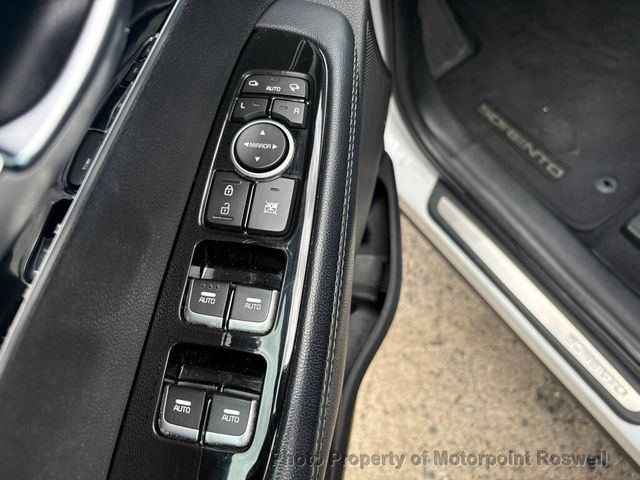 2017 Kia Sorento LX V6 FWD - 23040315 - 19