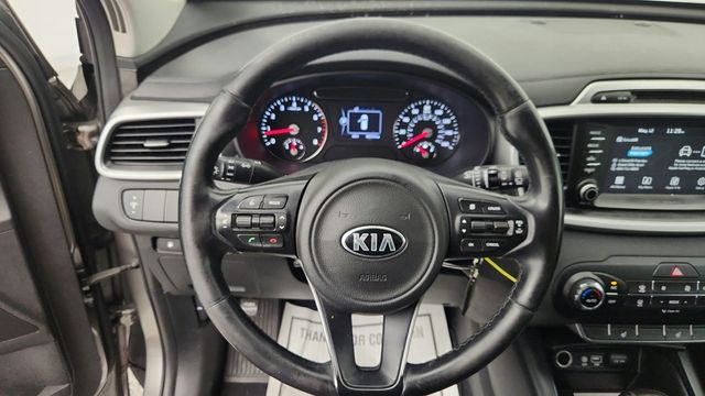 2017 Kia Sorento LX w/ Convenience Package & 3rd Row Seats - 22992776 - 12