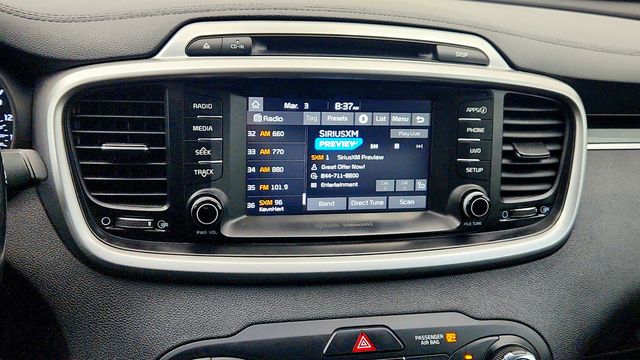 2017 Kia Sorento LX w/ Convenience Package & 3rd Row Seats - 22992776 - 17