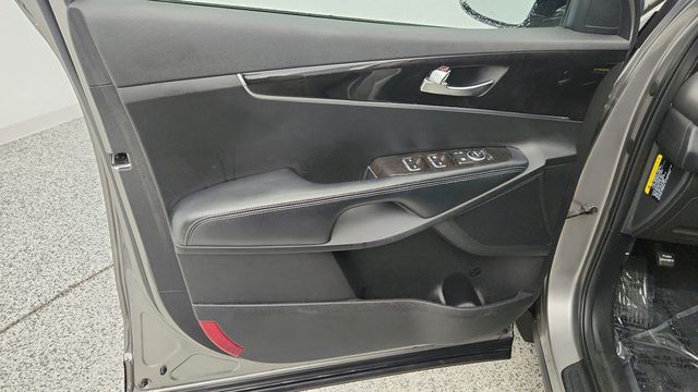 2017 Kia Sorento LX w/ Convenience Package & 3rd Row Seats - 22992776 - 28