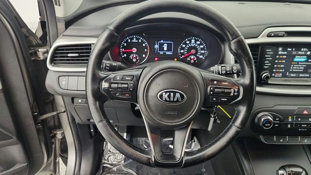 2017 Kia Sorento LX w/ Convenience Package & 3rd Row Seats - 22992776 - 31