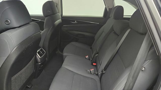 2017 Kia Sorento LX w/ Convenience Package & 3rd Row Seats - 22992776 - 38