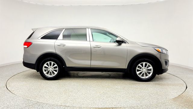 2017 Kia Sorento LX w/ Convenience Package & 3rd Row Seats - 22992776 - 3