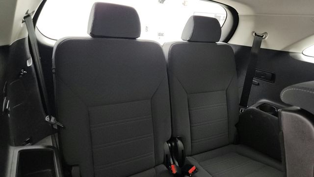 2017 Kia Sorento LX w/ Convenience Package & 3rd Row Seats - 22992776 - 40