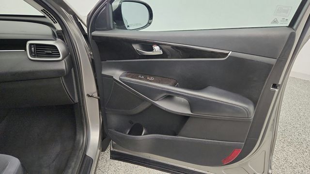 2017 Kia Sorento LX w/ Convenience Package & 3rd Row Seats - 22992776 - 44