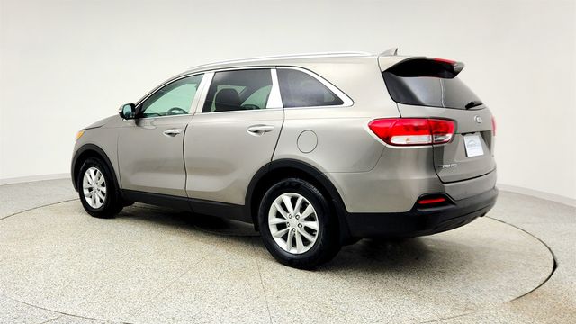 2017 Kia Sorento LX w/ Convenience Package & 3rd Row Seats - 22992776 - 6