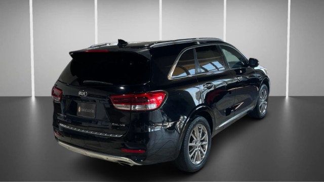 2017 Kia Sorento SXL V6 FWD - 23027902 - 8