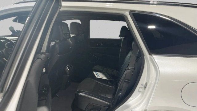 2017 Kia Sorento SX V6 FWD - 22975262 - 10