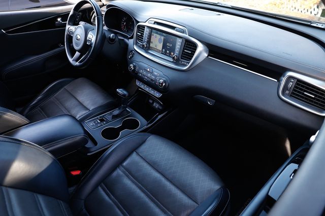 2017 Kia Sorento SX V6 FWD - 22953882 - 18