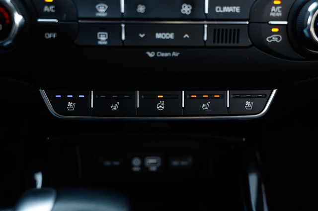 2017 Kia Sorento SX V6 FWD - 22953882 - 40