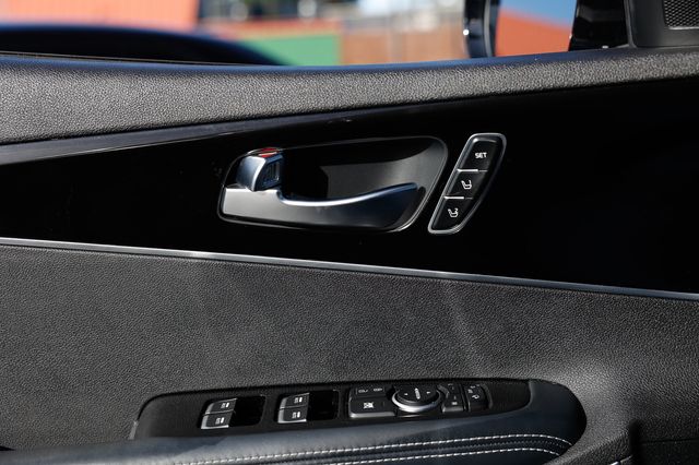 2017 Kia Sorento SX V6 FWD - 22953882 - 52