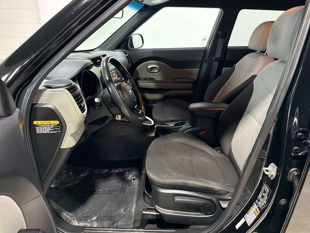 2017 Kia Soul Automatic - 23022282 - 18