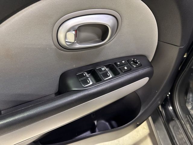 2017 Kia Soul Automatic - 23022282 - 22