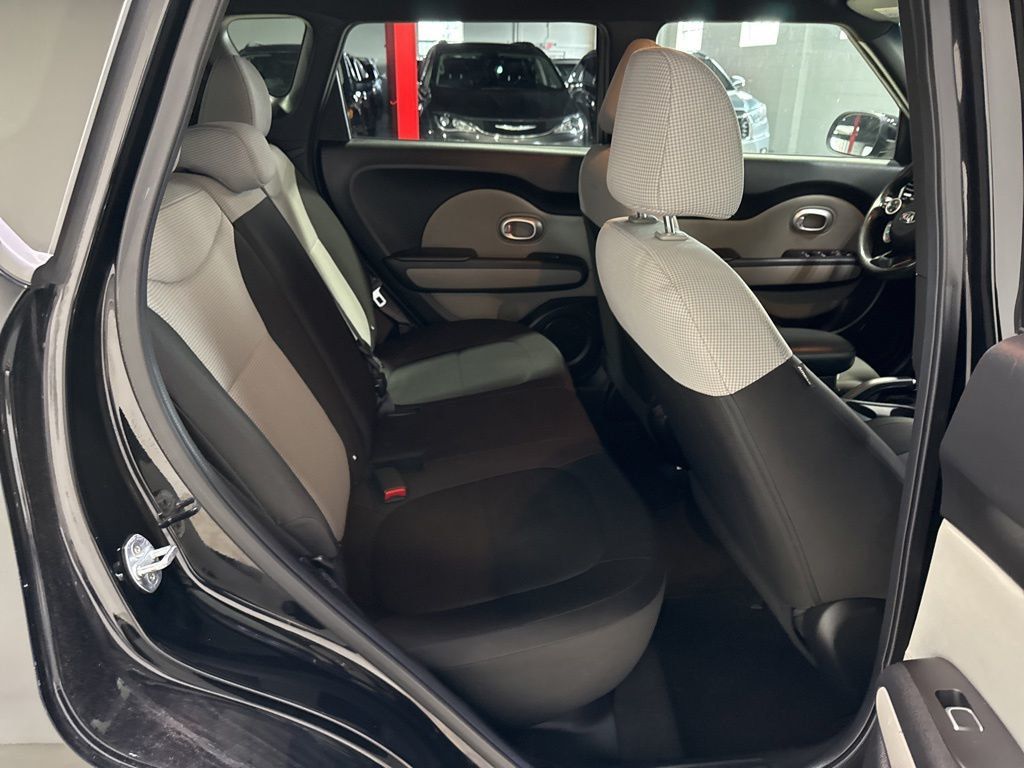 2017 Kia Soul Automatic - 23022282 - 28