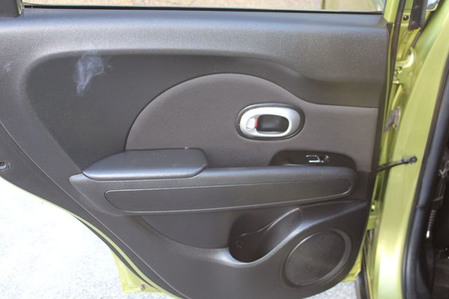 2017 Kia Soul Automatic - 22935454 - 19