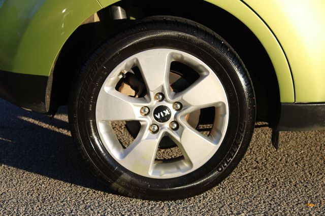 2017 Kia Soul Automatic - 22935454 - 32