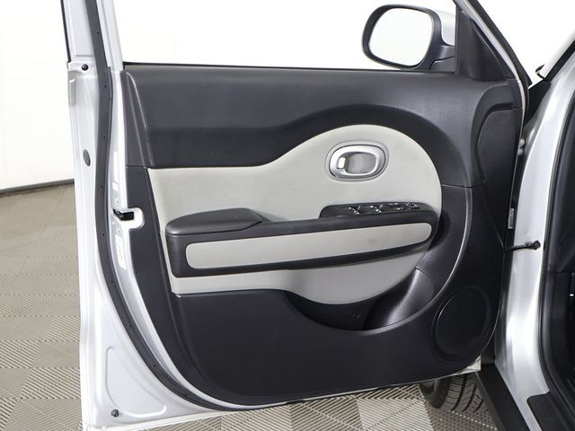2017 Kia Soul + Automatic - 23058396 - 18