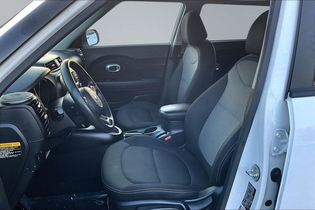2017 Kia Soul + Automatic - 22988785 - 9