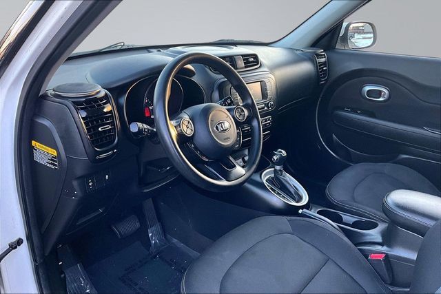 2017 Kia Soul + Automatic - 22988785 - 10
