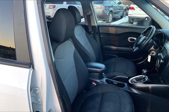 2017 Kia Soul + Automatic - 22988785 - 11