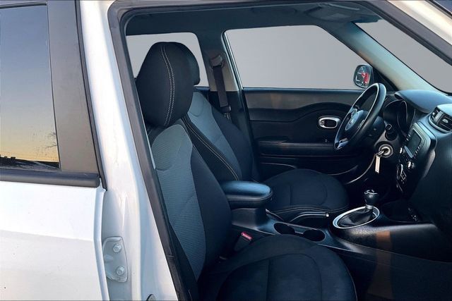 2017 Kia Soul + Automatic - 22988785 - 13