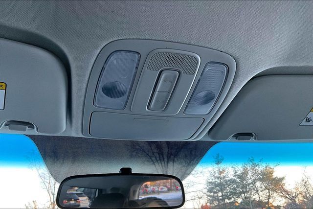 2017 Kia Soul + Automatic - 22988785 - 28