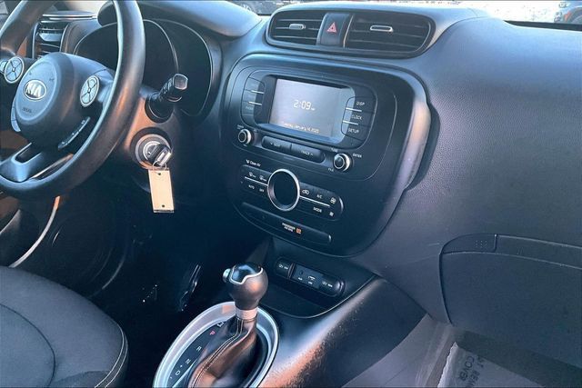 2017 Kia Soul + Automatic - 22988785 - 30